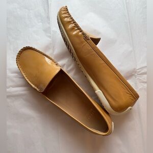 Stuart Weitzman Mach 1 Adobe Women Patent Leather Driver Moccasins Sz 7.5